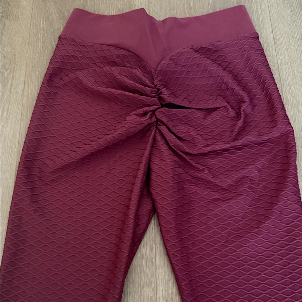 SHEIN Textured High-Waist Leggings in Deep Berry Size Large fits Med too - Picture 3 of 4